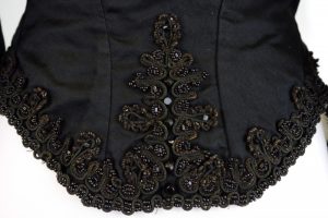 Zuavenjacke (Damenjacke). nach 1860. Seide, Baumwolle, Glasperlen. Perlenstickerei-Rücken