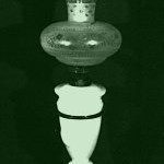 16 Eine Petroleumlampe aus dem 19. Jahrhundert