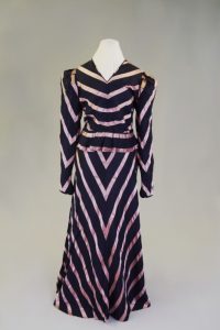 Abendkleid. Um 1930. Seide.