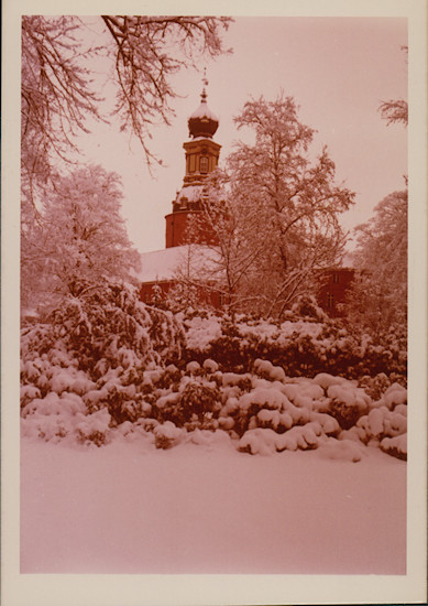 Schloss im Schnee (um 1970)
