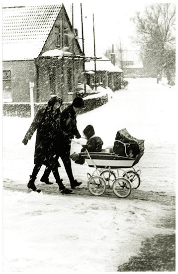 Spaziergang im Schnee (1960-70er Jahre)