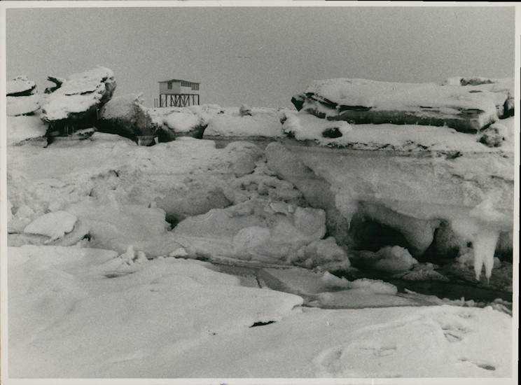 Eisschollen vor Harlesiel, um 1960