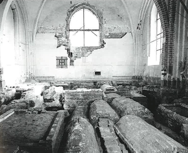 Renovierungs- und Ausgrabungsarbeiten in der St. Petri Kirche in Westerstede 1995/6