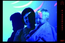 Diese Schattenbilder aus der Lightshow der Ausstellung wurden beim Kinderfest des Schlossmuseums am 8. September 2007 aufgenommen. foto-kinderfest-26