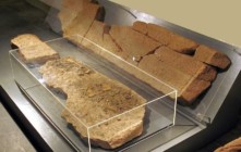 Neuer Sandsteinsarkophag aus Jever