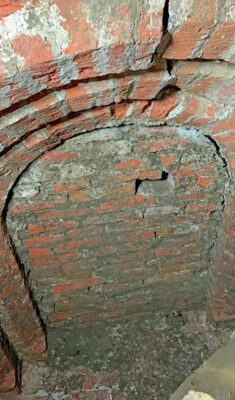 Abb. 5a Die Gruft war durch eine Mauer geschlossen © Schlossmuseum Jever