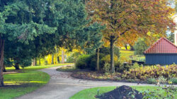 Schlosspark Jever 3<br />
JPG, 0.8 MB >><a href="https://www.schlossmuseum.de/wp-content/uploads/2026/01/schlosspark-jever-3-foto-schlossmuseum-jever.jpg" target="_blank">Download</a><<<br />
© Schlossmuseum Jever